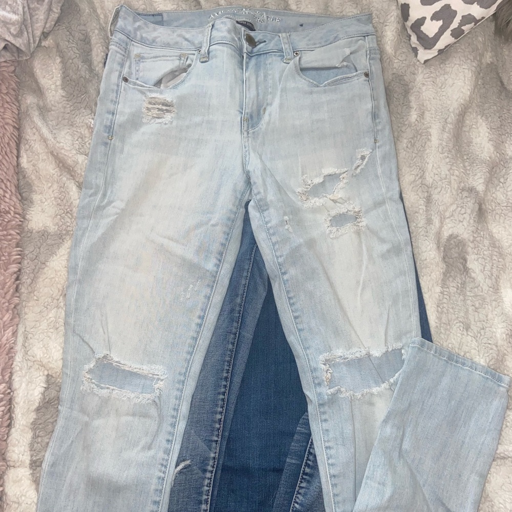 American eagle super stretchy light wash ripped jeans